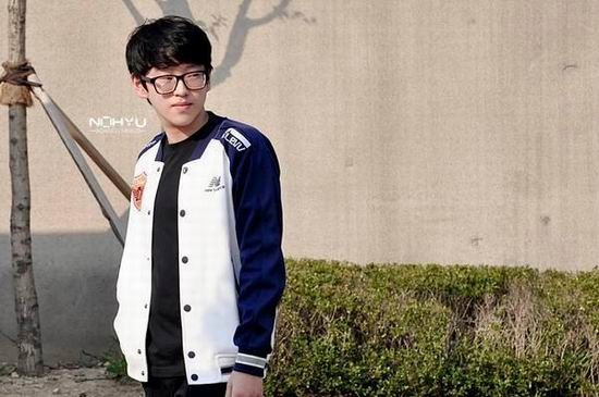 亚云-SKT引发争议！，Scout官方宣布重返赛场新规热度持续攀升(2021年skt比赛)