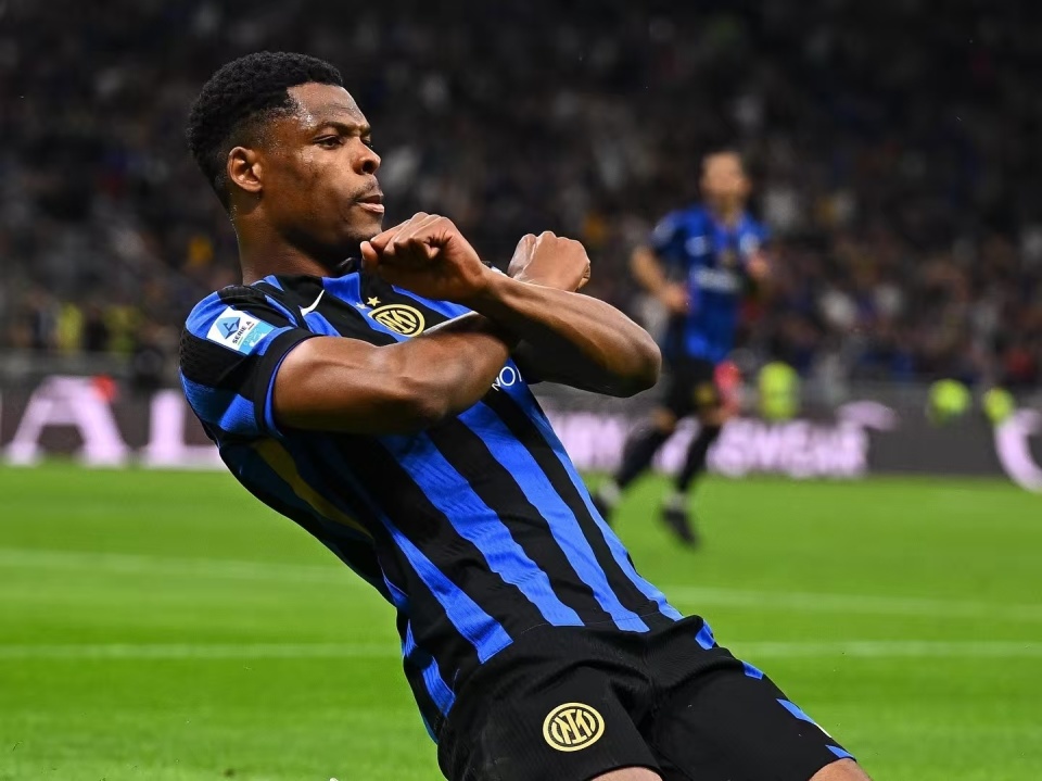 关于意甲今夜再迎强敌，阿斯顿维拉伤情更新，主帅态度：更衣室稳定，心理建设被强调的信息